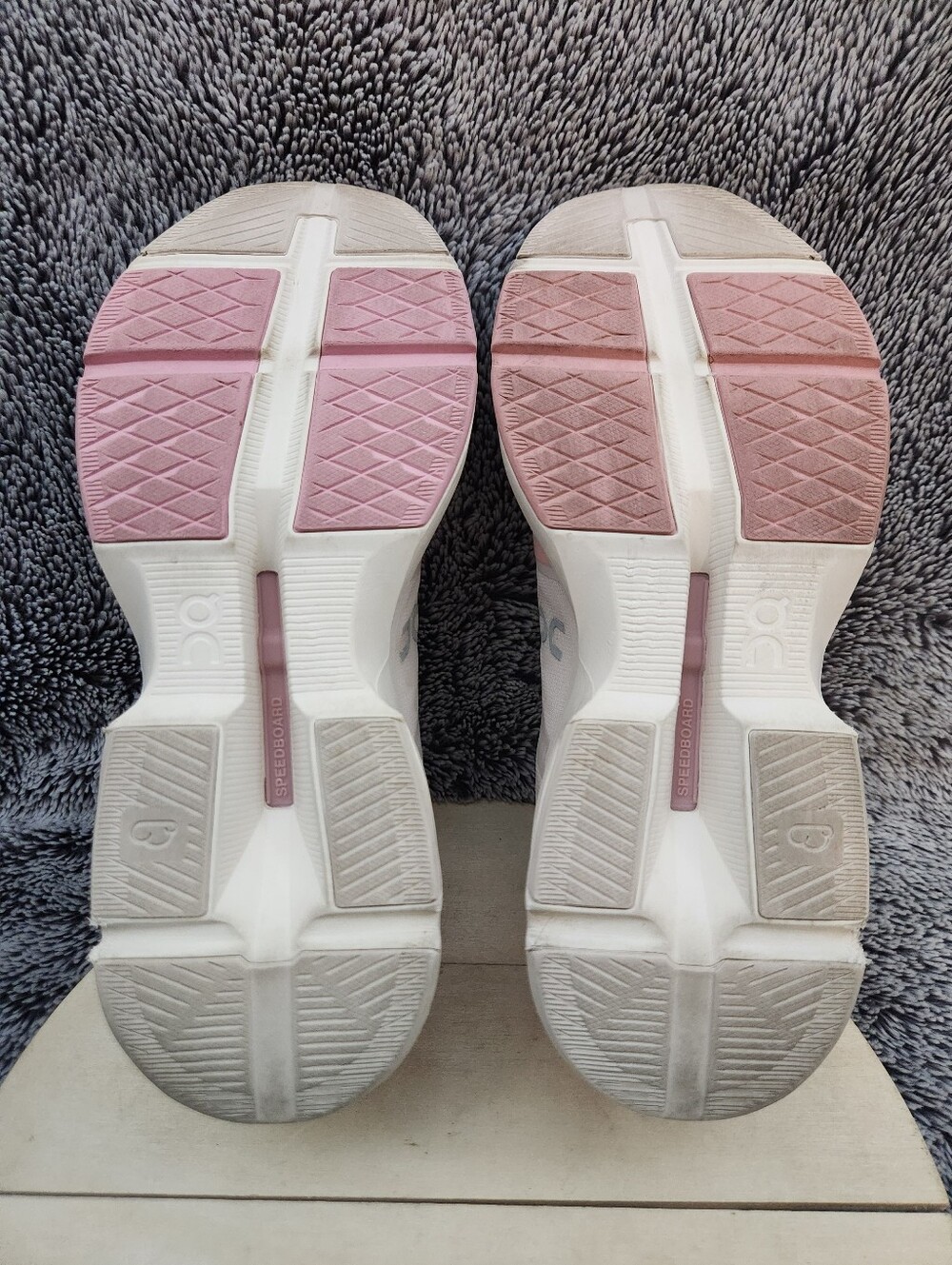 On Running Cloudpulse Womens Size 8.5 US Pearl Blossom Athletic Running Shoes - Picture 8 of 9